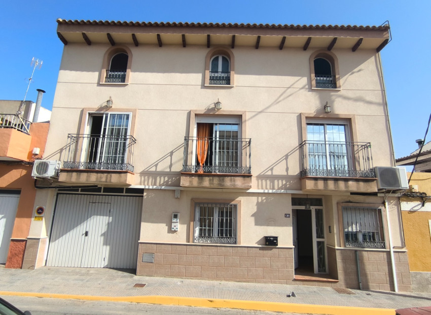 Segunda mano - Chalet -
Los Montesinos