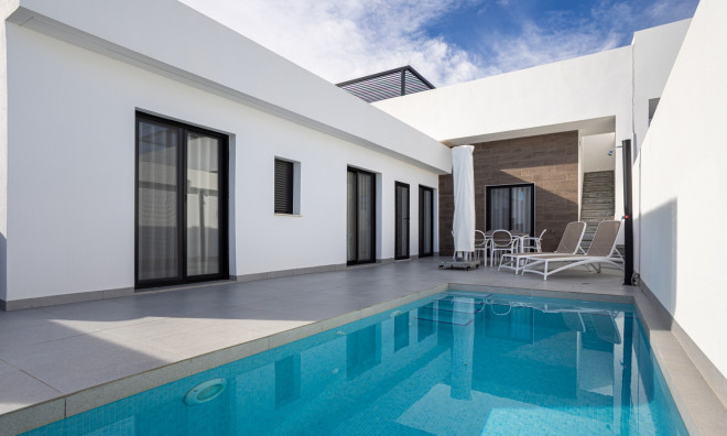Villa - Återförsäljning -
            Torre Pacheco - MM-91909