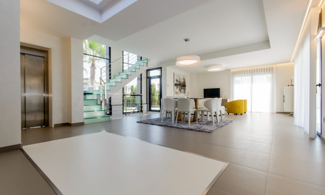 Villa - Новое здание -
            Orihuela Costa - CADELUXEPENELOPE133