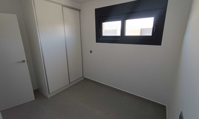 Новое здание - Таунхаус -
Daya Nueva