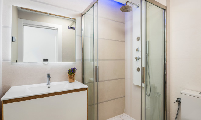 Obra nueva - Bungalow -
Torrevieja