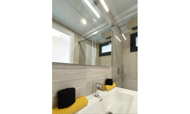 Obra nueva - Apartamento / piso -
San Miguel de Salinas