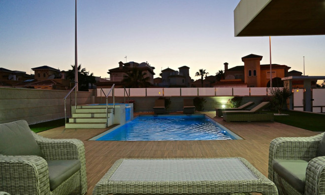 Nouvelle construction - Villa -
Dehesa de Campoamor