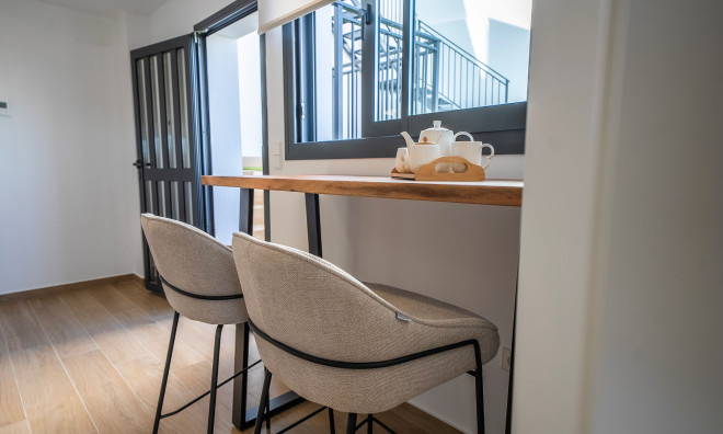 Новое здание - Таунхаус -
Algorfa