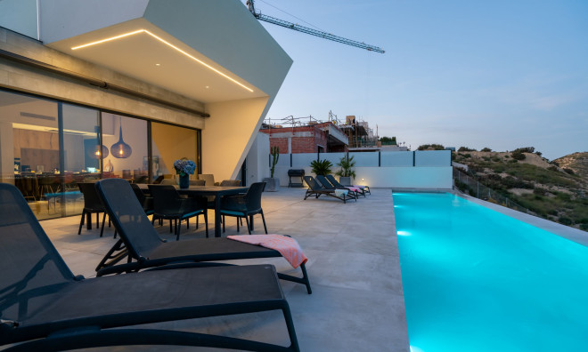 Obra nueva - Villa -
Rojales