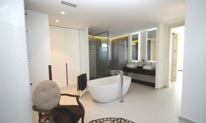 Obra nueva - Villa -
San Miguel de Salinas