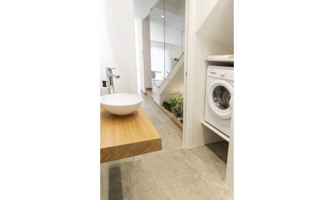 Новое здание - Таунхаус -
Pilar de la Horadada