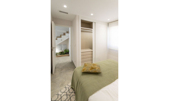 Новое здание - Таунхаус -
Pilar de la Horadada