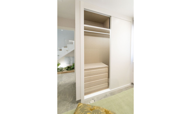 Новое здание - Таунхаус -
Pilar de la Horadada