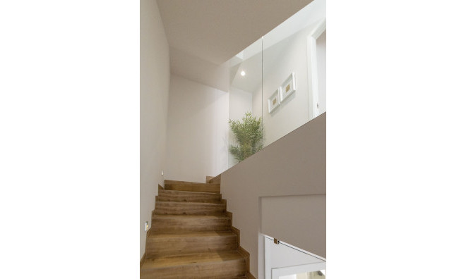 Новое здание - Таунхаус -
Pilar de la Horadada