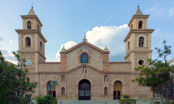 Nybyggnation - Radhus -
Algorfa