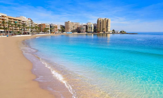 Nybyggnation - Radhus -
Algorfa