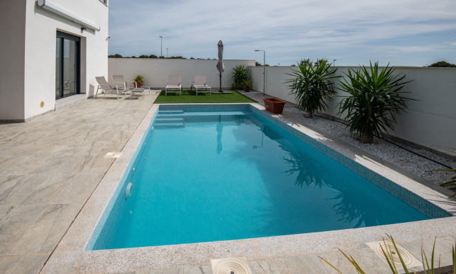 Nouvelle construction - Maison de ville -
Pinar de Campoverde