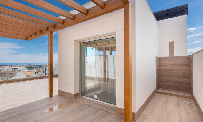 Nybyggnation - Takvåning -
Orihuela Costa