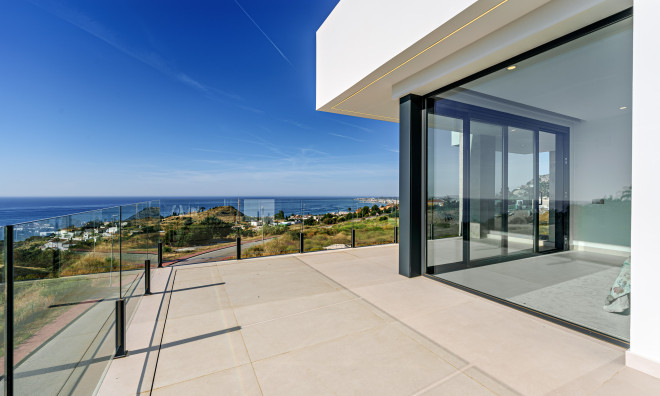 Nieuwbouw Woningen - Villa -
Benalmádena