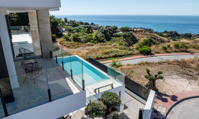 Nieuwbouw Woningen - Villa -
Benalmádena