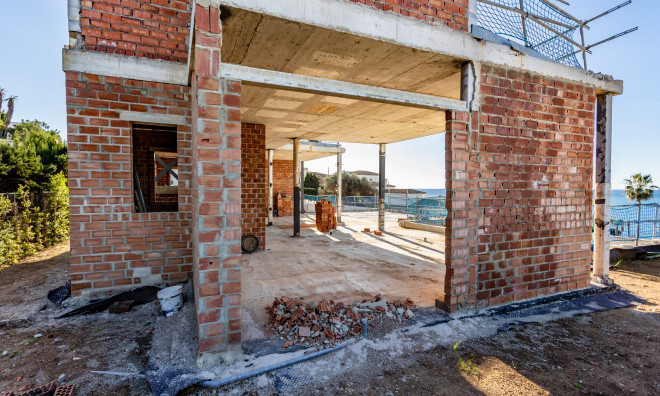 Obra nueva - Villa -
Las Lagunas de Mijas