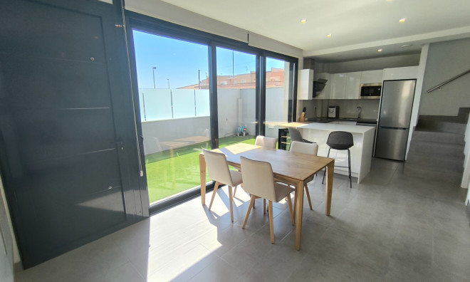 Herverkoop - Villa -
Cartagena - Los Belones