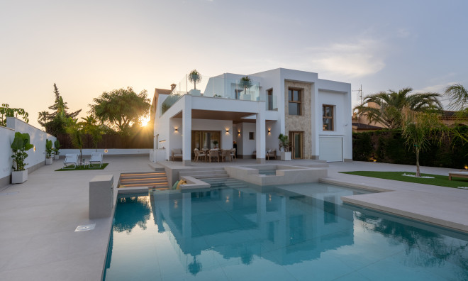 Obra nueva - Villa -
Orihuela Costa