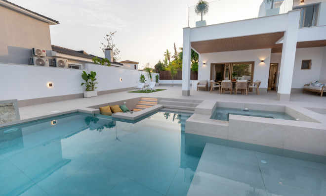 Obra nueva - Villa -
Orihuela Costa