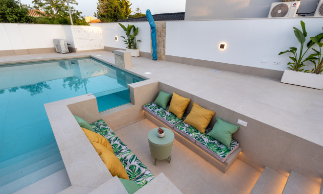 Obra nueva - Villa -
Orihuela Costa