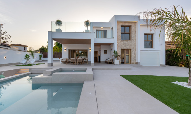 Obra nueva - Villa -
Orihuela Costa