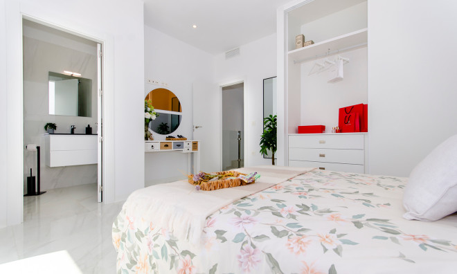 Новое здание - Таунхаус -
Orihuela Costa