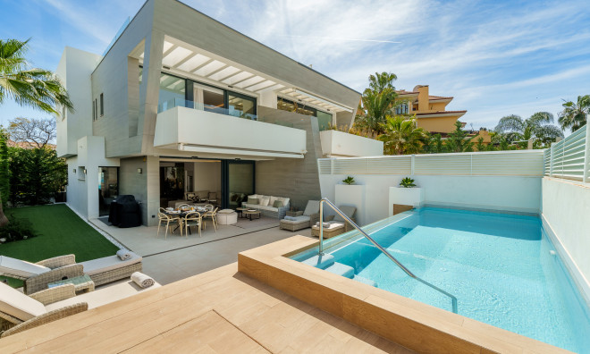 Nybyggnation - Villa -
Marbella