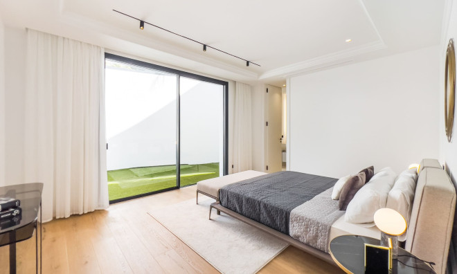 Obra nueva - Villa -
Marbella