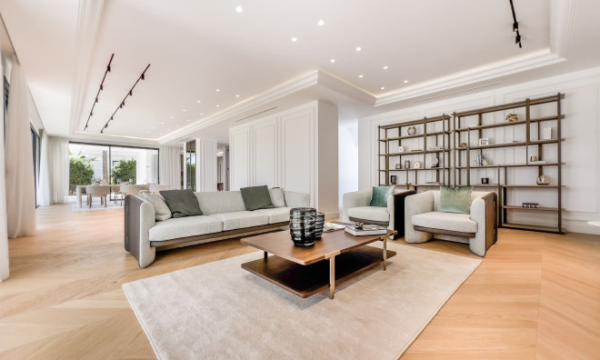 Obra nueva - Villa -
Marbella