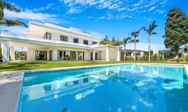 Obra nueva - Villa -
Marbella