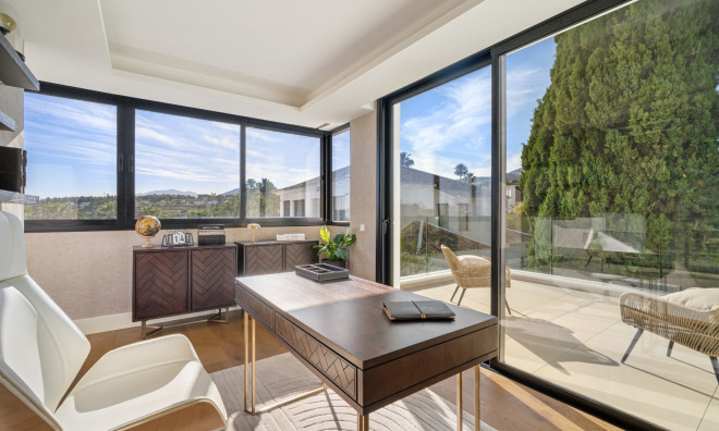 Новое здание - Villa -
Marbella