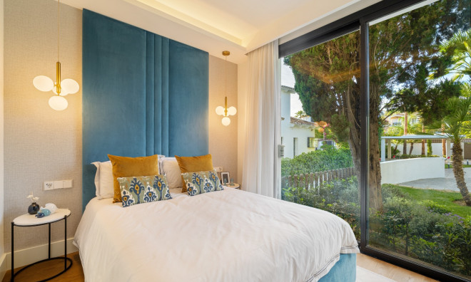 Новое здание - Villa -
Marbella