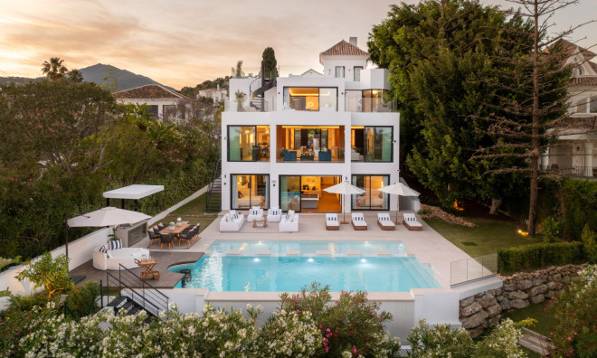 Новое здание - Villa -
Marbella