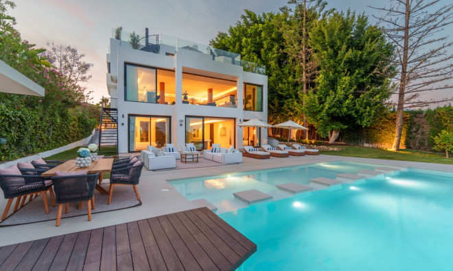 Новое здание - Villa -
Marbella