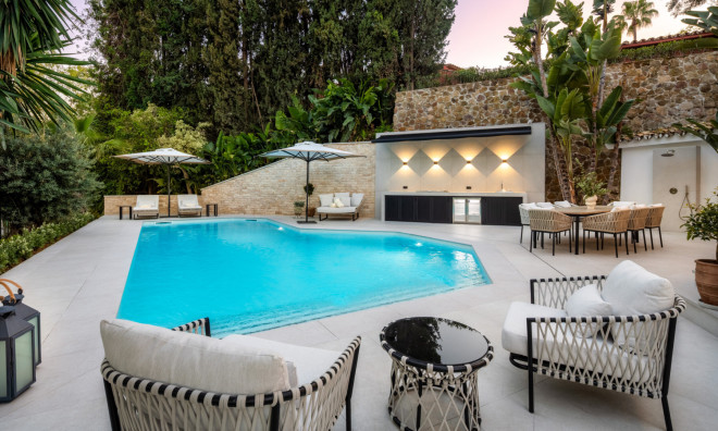 Новое здание - Villa -
Benahavís