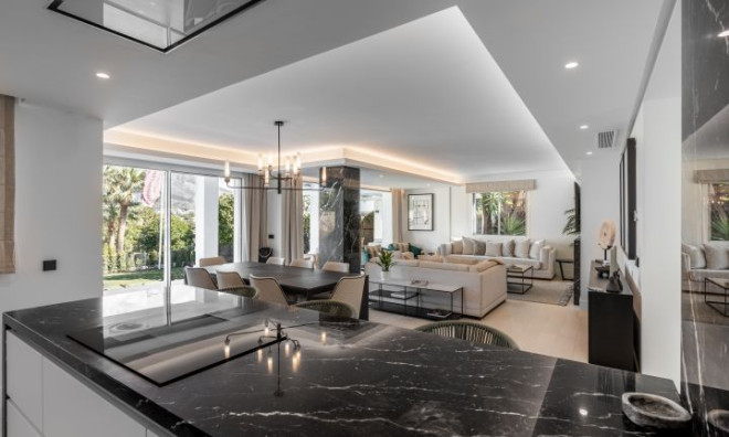 Nybyggnation - Villa -
Marbella