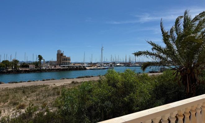 Resale - Apartment / flat -
La Manga Del Mar Menor - La Manga