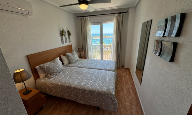 Resale - Apartment / flat -
La Manga Del Mar Menor - La Manga