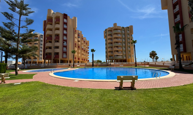 Herverkoop - Appartement / flat -
La Manga Del Mar Menor - La Manga