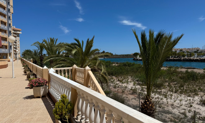 Återförsäljning - Lägenhet / lägenhet -
La Manga Del Mar Menor - La Manga