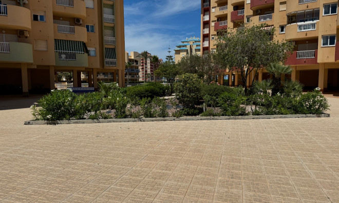 Resale - Apartment / flat -
La Manga Del Mar Menor - La Manga