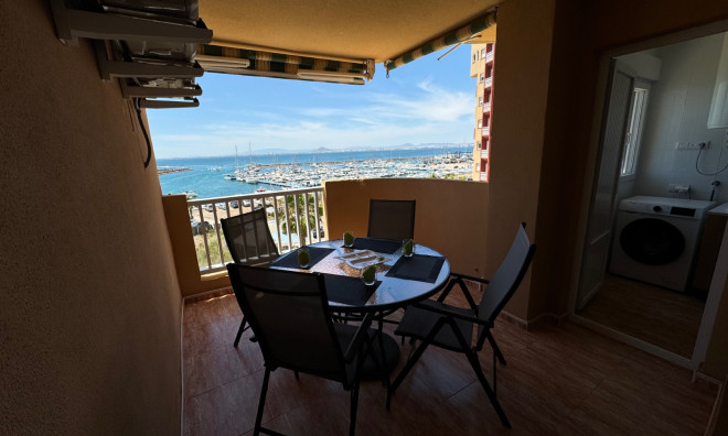 Herverkoop - Appartement / flat -
La Manga Del Mar Menor - La Manga