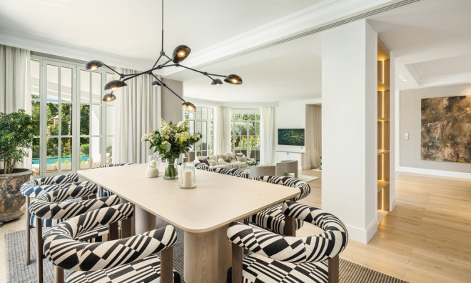 Новое здание - Villa -
Marbella