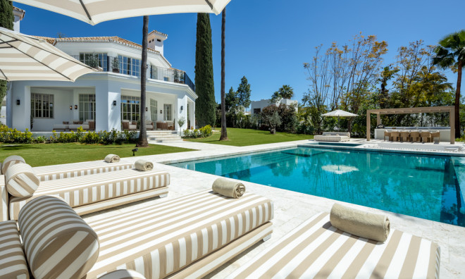 Новое здание - Villa -
Marbella