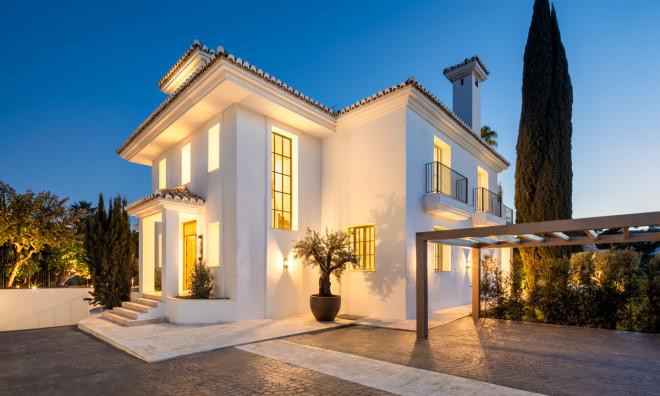 Новое здание - Villa -
Marbella