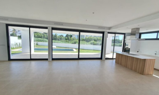 Obra nueva - Villa -
Manilva