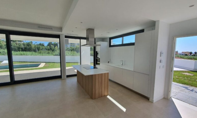 Obra nueva - Villa -
Manilva