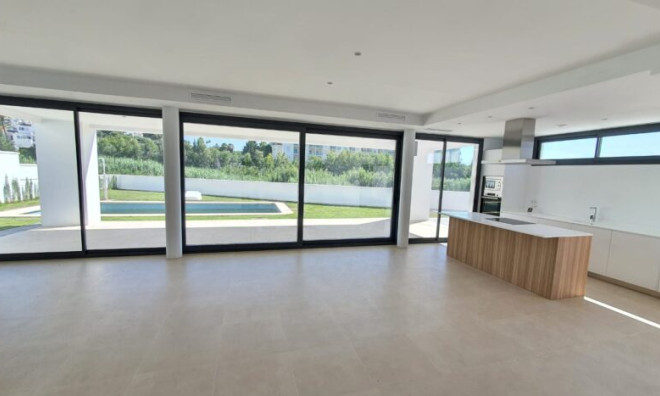 Obra nueva - Villa -
Manilva