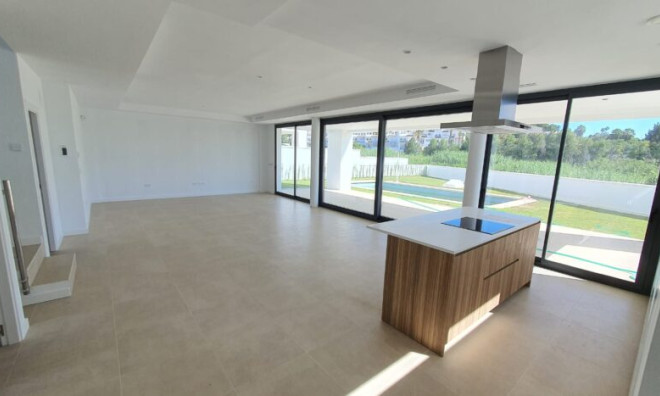 Obra nueva - Villa -
Manilva